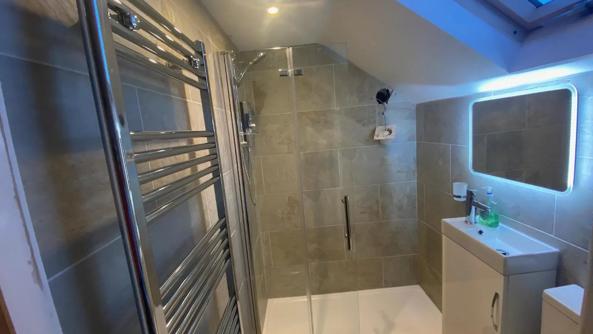 Cardiff Coach House With Hot Tub & Log Fire Villa