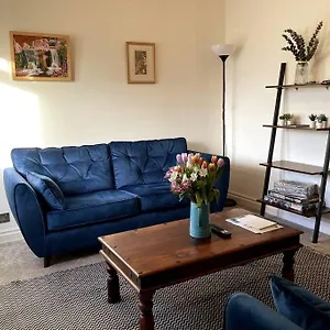 City Centre Two Bed Whole With Parking Apartment
